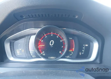 2015 Volvo S60 T6 Platinum z USA, uszkodzony, nr VIN YV149MFM1F2355145